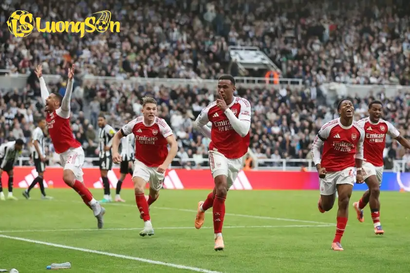 Arsenal đã giành chiến thắng nghẹt thở trước Newcastle.