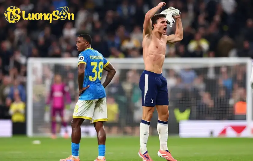 Palhinha giúp Tottenham có lại 1 điểm trên sân nhà